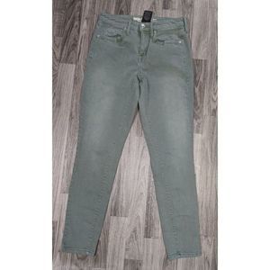 (3/$35) Mossimo Size 6 R Power Stretch High Rise Embroidered Green Denim Jeans